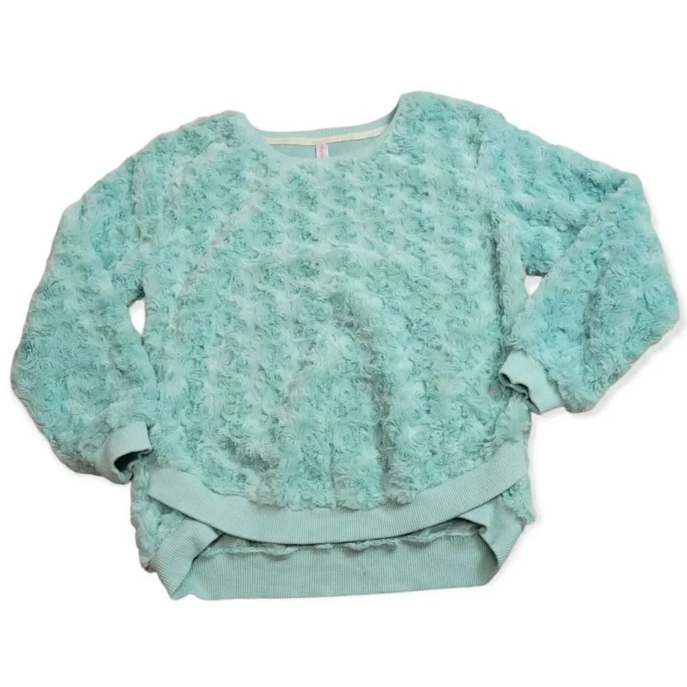 Xhilaration fuzzy sweater M7/8